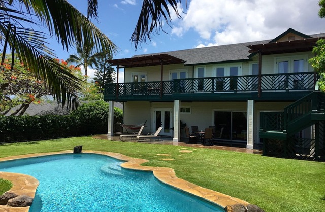 Big Family Home, Heated Pool, Yard, Lanai's, Views, Location! Air Conditioning