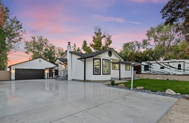 BIG FAMILY HOUSE / HOT Tub
