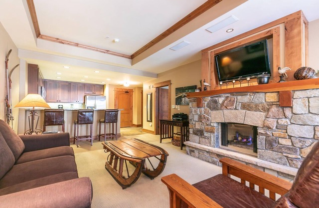 Big Horn 205, Steps Away from Gondola in the Village at Northstar, Sleeps 4, Hot Tub & Gym Access