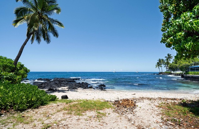 Big Island Kona Islander by Coldwell Banker Island Vacations