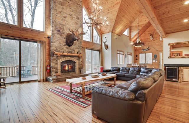 BIG POCONO LODGE “Largest Home @ Camelback”