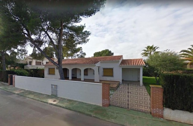 Big private house, 200m from the beach