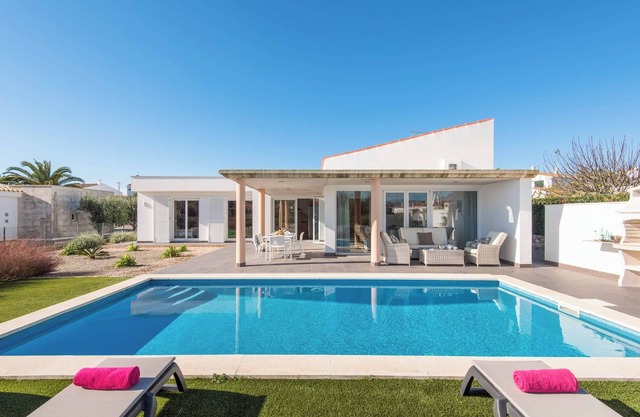 Binirubi - Four Bedroom Villa, Sleeps 7