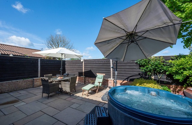 Birch Lodge - Two Bedroom House, Sleeps 4