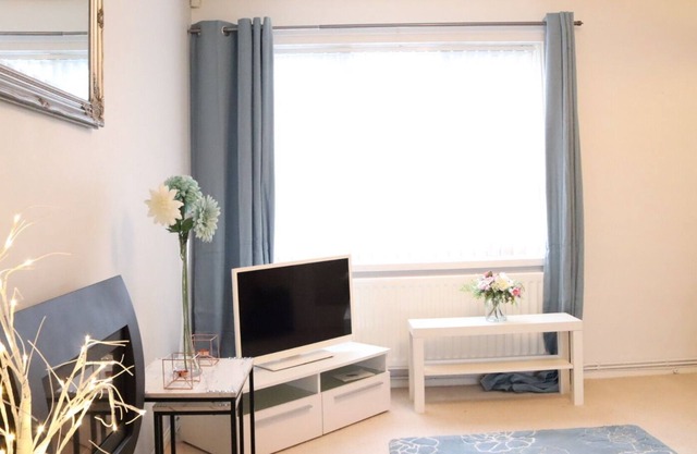 Birmingham Central 4 Bedroom House with Free Parking and WIFI