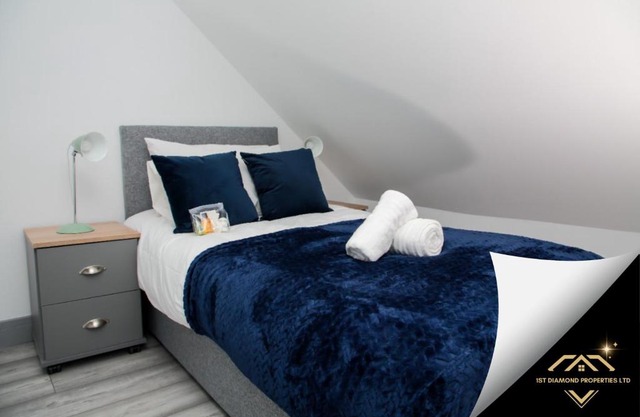 Birmingham, UK, Elegant 2 Bedroom Flat, sleeps 3