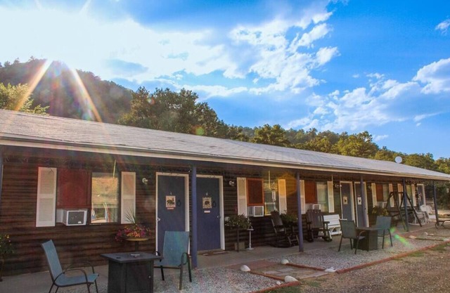 Black Bear Lodge 7 Su