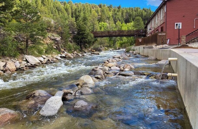 Black Bear Lodge 7 Su