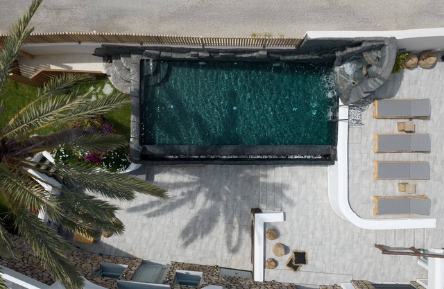 Black Occhio Villa Santorini