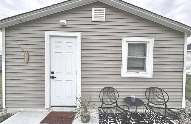 Black Point Bungalow Near Downtown Niantic