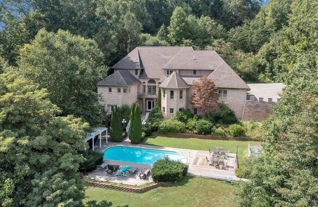 Blackwater Castle w/Private Pool, Arcade, Hot Tub
