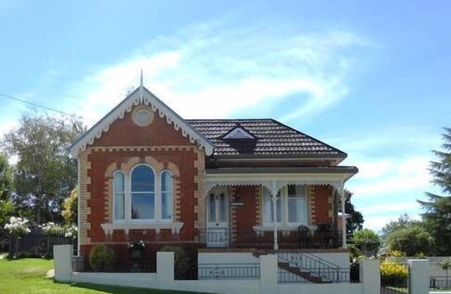 Blandford Cottage - located at Bathurst