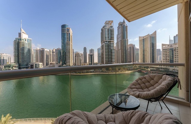 Blissful Living w/Dubai Marina Waterfront Views
