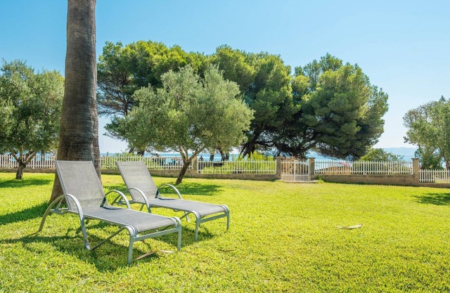 Block 3 Apartment 3 with direct access to the beach in Alcudia.