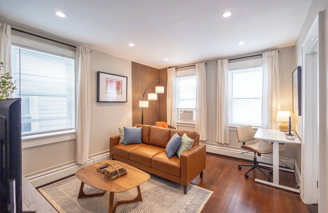 Bloomfield 2BR, Pets OK, Park2Cars, Laundry, Fios, Safe, Quiet, Convenient