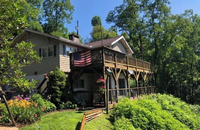 Blowing Rock Mountain Resort Home The Aspen - 100 Mile View