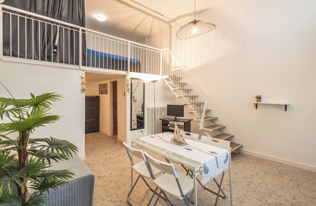 Blu Mare Loft: 1 min from the beach with private parking, wifi and air conditioning
