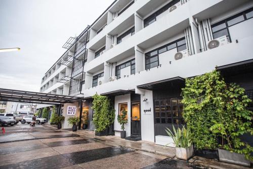 Blu Monkey Hub & Hotel Surat Thani