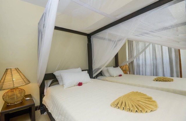Blue Bay Cove - Beach Side Apartment