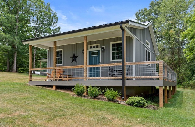 Blue Birch Cottage: A Romantic Couple's Cabin!