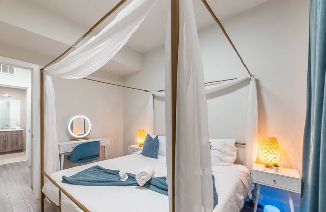 Blue Breakaway with Free Parking & Sleeps 9!✨Book 7 days, Get 20% OFF!✨