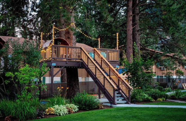Blue Elk Inn