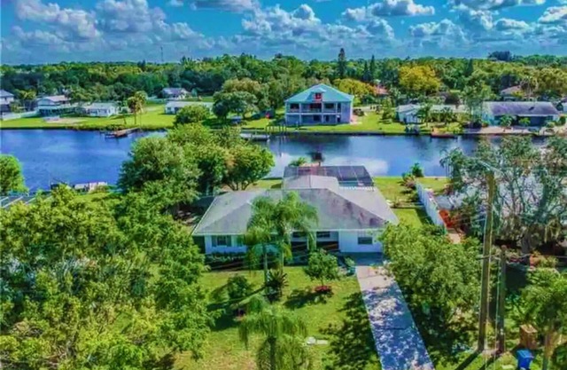 Blue Heron House | Private 4 BR Waterfront w/Heated Pool and Fire Pit