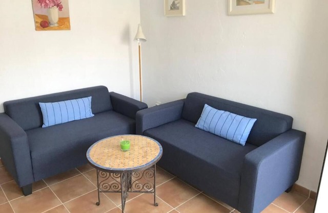Blue House. Sea house in Bolonia. 2 minutes from the beach!