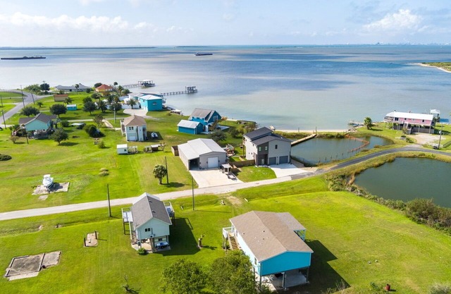 Blue Lagoon - Super cute, water/bay view, close to beach and bay!