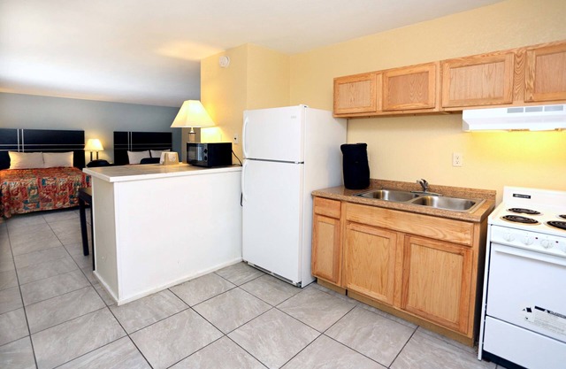 Blue Marlin Inn & Suites