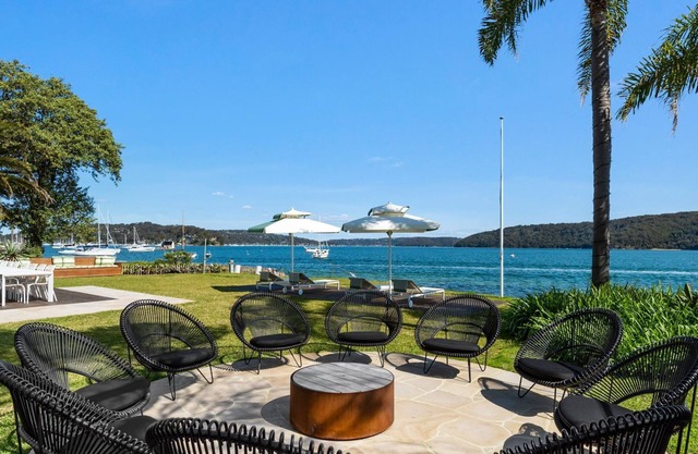 BLUE SHORES by Palm Beach Holiday Rentals