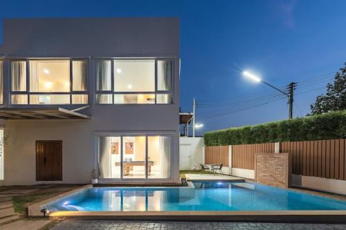 Blue Tree Paradise 3BR Villa Private Pool V169