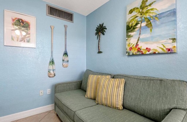 Blue Wave Suites: Make Waves in Clearwater Beach