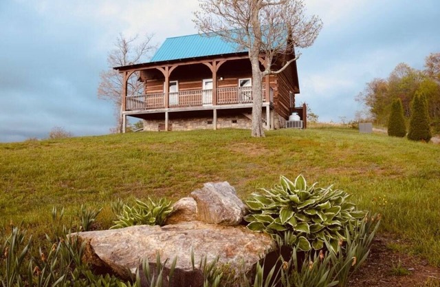 Blue Willow Cabin, high up on the hill with180 degree views.