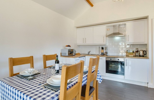 Bluebell Cottage - Two Bedroom House, Sleeps 4