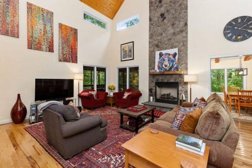 Bluebird Mountain Home