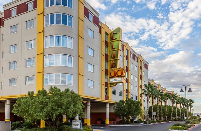 Bluegreen Club 36, 2 Bedroom Condo, Free WiFi and Parking