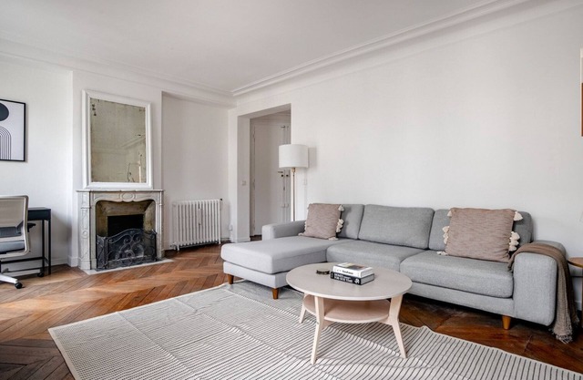 Blueground | Cadet, furnished, close to metro