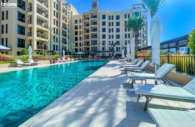 bnbmehomes - Elegant Pool View - 2BR Apartment - 607