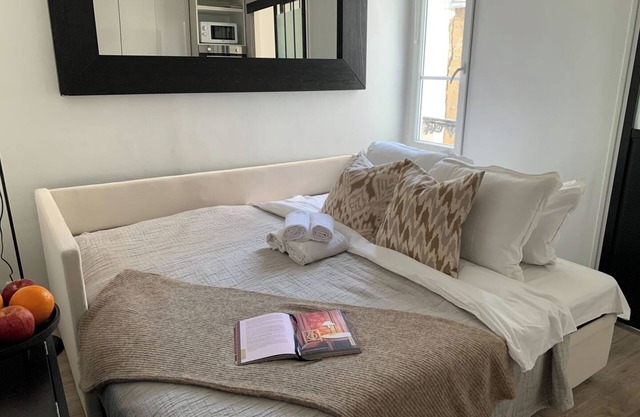 BnBNook - 1BR Retreat in the Heart of Latin Quarter
