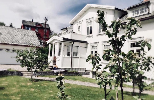 Bo i historisk bygning, kort vei til sentrum