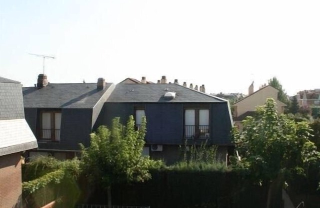 BOADILLA: BEAUTIFUL APARTMENT WITH POOL