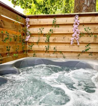 Boann 5 - Hot Tub-Hunting Tower Lodges-Luxury-Families-Romantic
