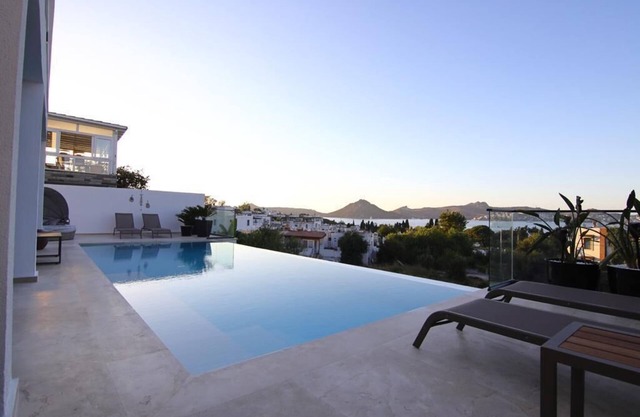 Bodrum Yalıkavak'ta lüks yazlık ev