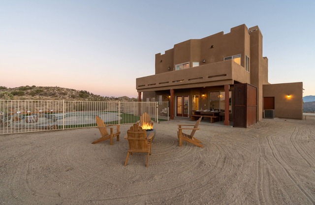 Bohemian at the Boulder's: spa, pool and desert views!
