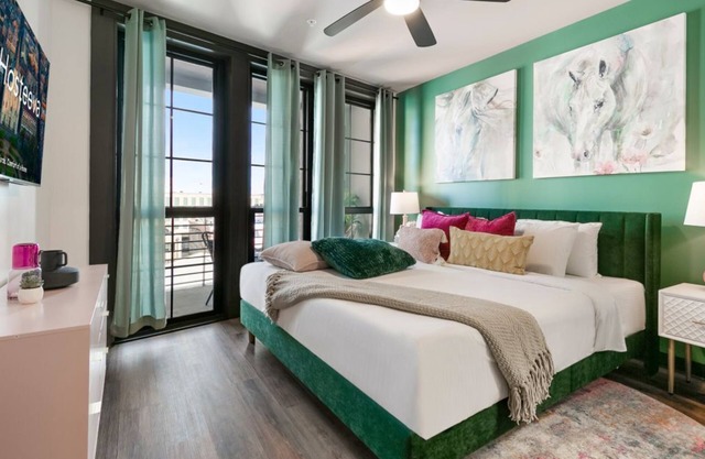 Bohemian Elegance: 2BR Gem Condo with Balcony