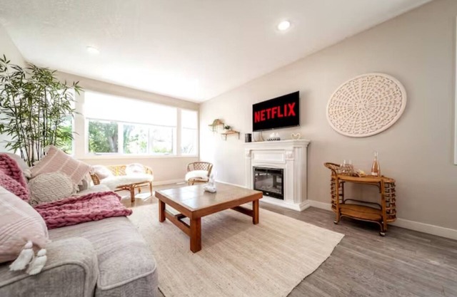 BoHo Vibes - Patio & BBQ - King Bed - Garage Parkingn