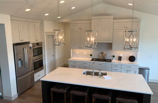 BOISE Area - beautifully staged Hillsdale Creek home minutes from the YMCA!