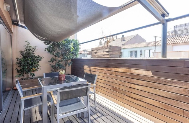Bonanova attic apartment w/private terrace for 6