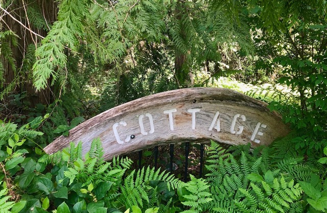 Bond Ranch Retreat, Cozy Cedar Cottage on the beautiful Olympic Peninsula, WA.